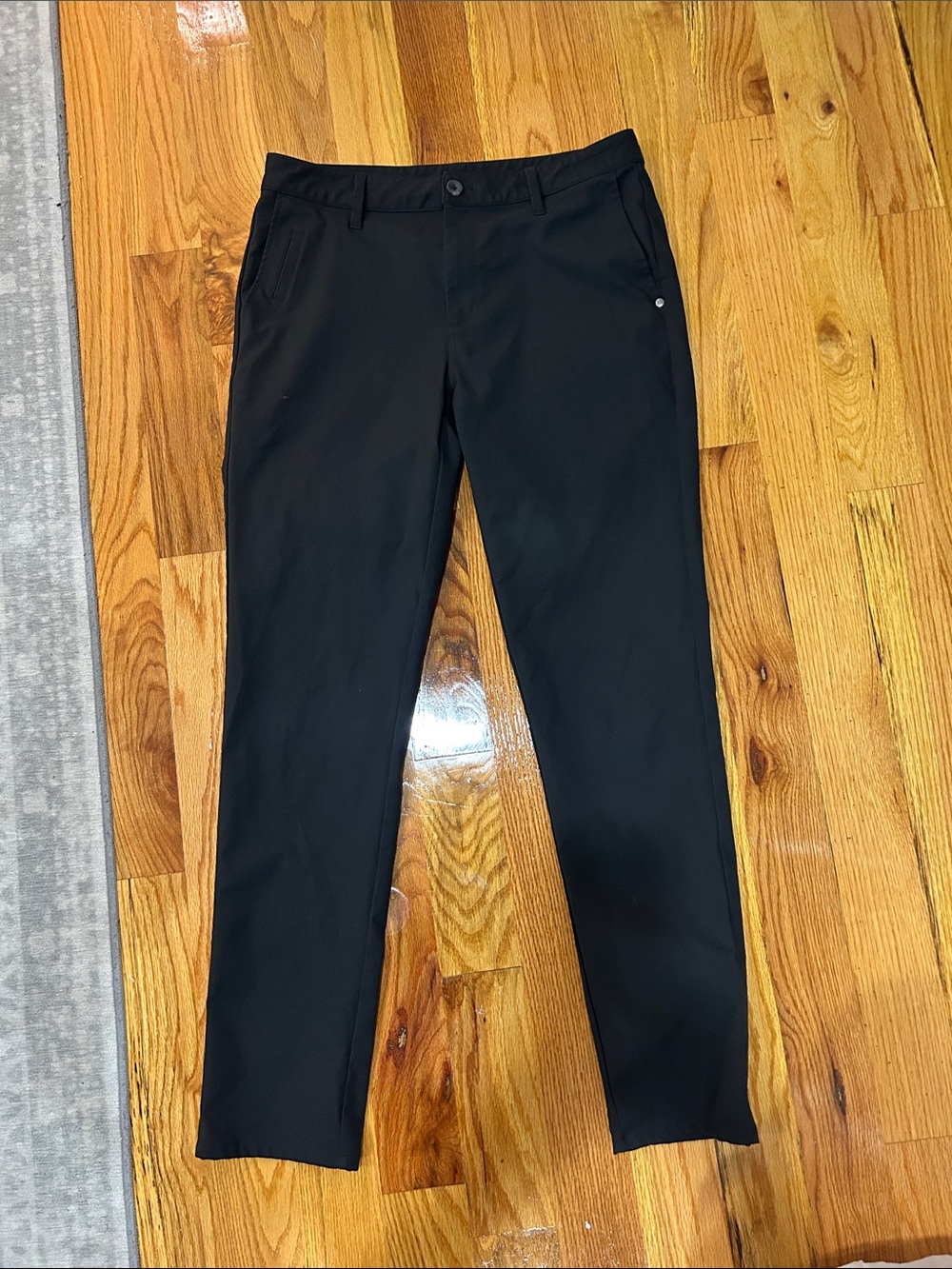 Vuori Black Slim Chinos
